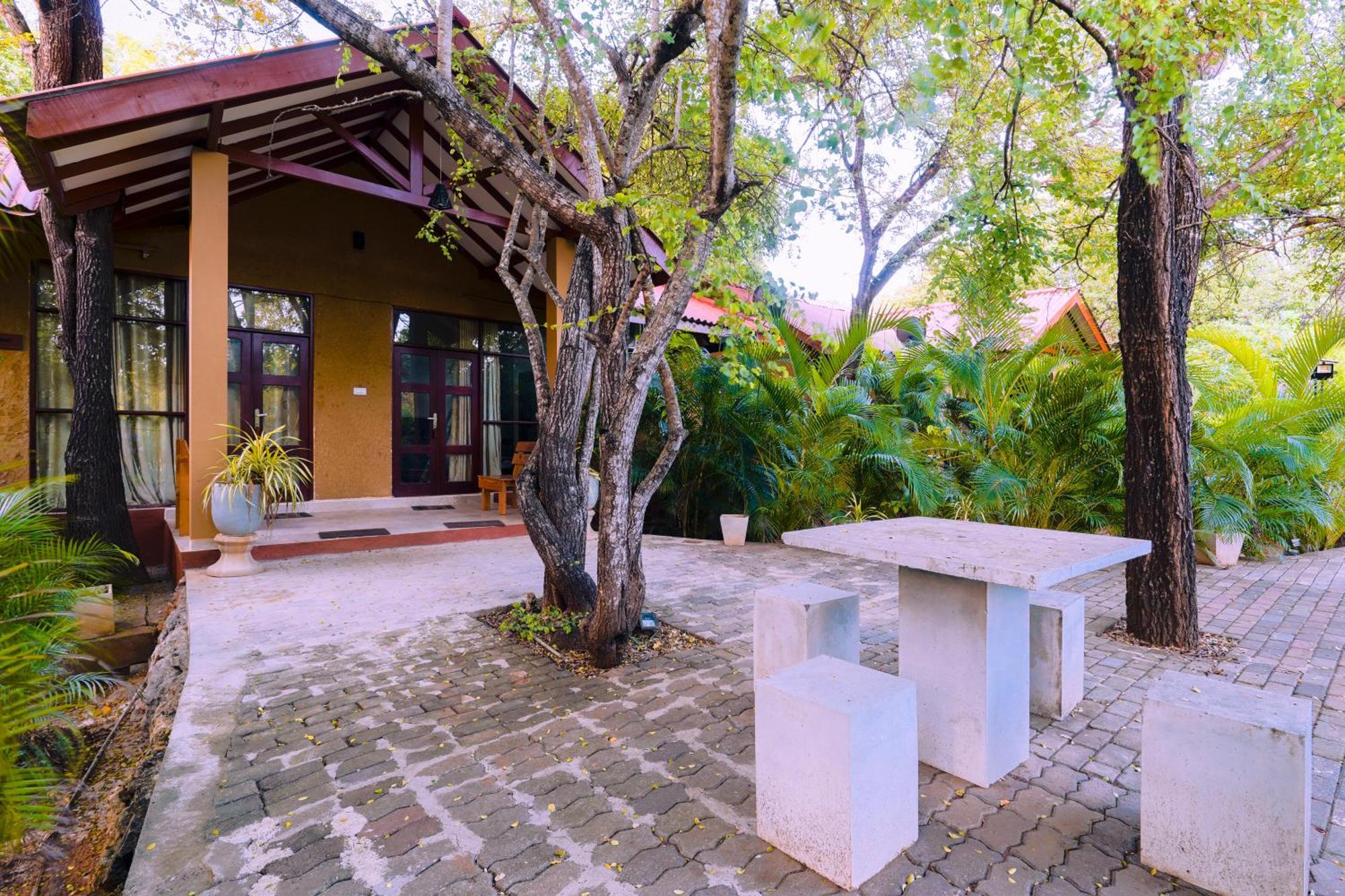 Safari Yala Guest house *