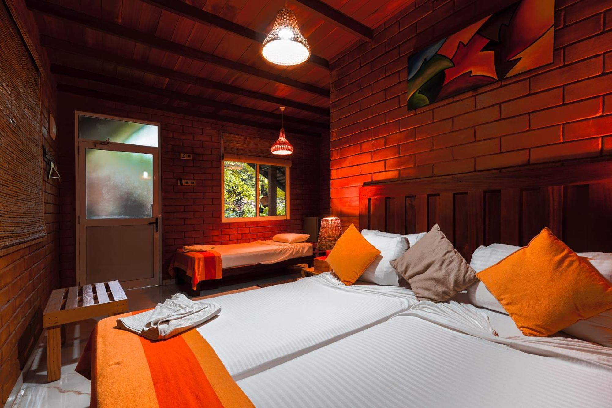 Safari Yala Guest house *